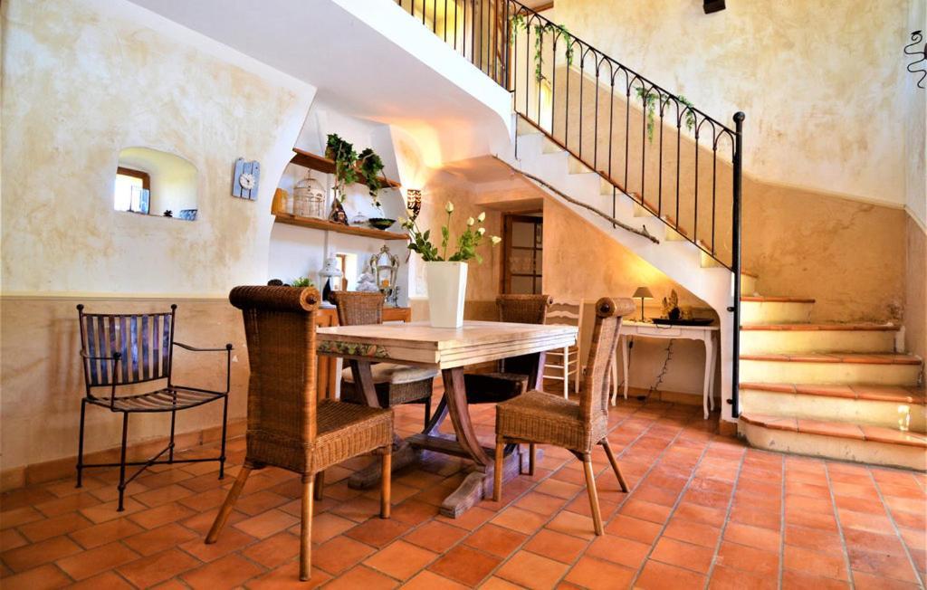 Вилла Mas Des Magnarelles / Uzes / Cevennes Mejannes-les-Ales Экстерьер фото